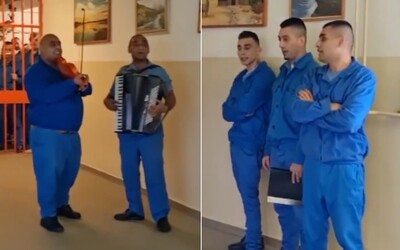 VIDEO: Slovenskí väzni si na Vianoce veselo spievali koledy. Pozri si, ako spoluväzňom vinšovali na hudobných nástrojoch