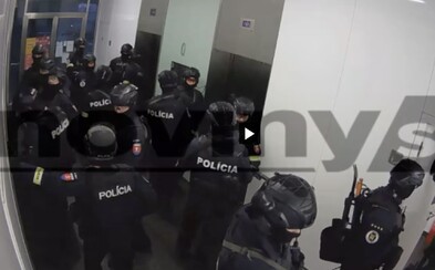 VIDEO: Takto najely desítky ozbrojených zakuklenců do Haščákovy Penty VIDEO: Takto najely desítky ozbrojených zakuklenců do Haščákovy Penty