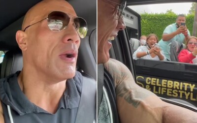 VIDEO: The Rock zastavil s autom pri skupine fanúšikov. Ihneď vytiahli telefóny a začali kričať od radosti