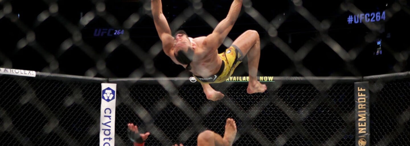 VIDEO: UFC bojovník šokoval diváky, na svého soupeře skočil salto