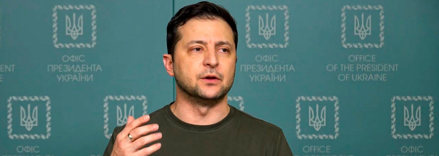 VIDEO: Ukrajinský prezident Zelenskyj v dojemném okamžiku objal reportérku