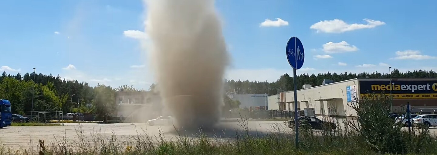 VIDEO: V Poľsku natočili prachového diabla. Môže sa točiť do výšky 500 metrov