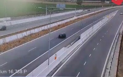 VIDEO: Vodič Mazdy začal cúvať na diaľnici pri Bratislave. Ohrozil seba aj ostatných, od polície ho čaká tvrdý trest