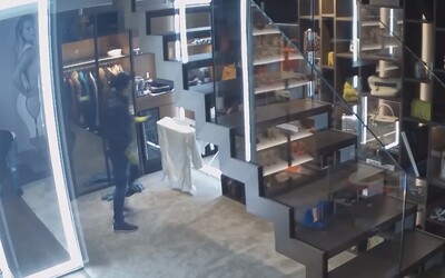 Video z vlámačky do bytu Cibulkovej. Polícia sa pýta, kto pozná zlodejov