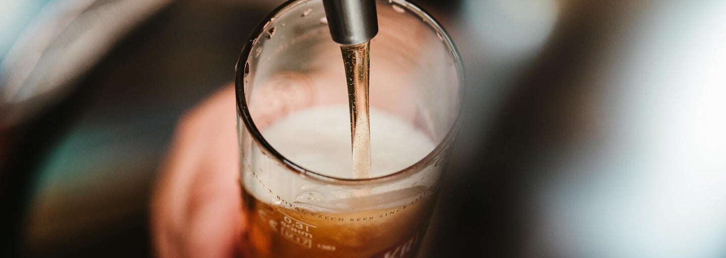 Víš, čí pivo piješ? Toto jsou majitelé známých piv v Česku a na Slovensku