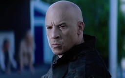 Vin Diesel je Bloodshot. V akčnom traileri mu odstrelia tvár, no nanoboti ho uzdravia a on zabíja ďalej
