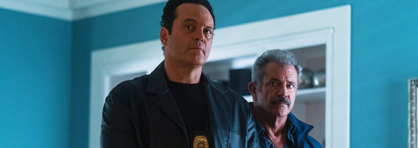 Vince Vaughn a Mel Gibson jsou policisté ochotní lámat kosti. Úspěšný režisér ukazuje nové akční krimi