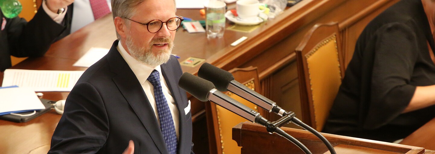 Vláda chce nižší valorizaci důchodů, opozice nesouhlasí