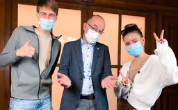 Vláda si zřídila TikTok, kde bude vystupovat Anna Šulc. Za propagaci zaplatila 500 000 korun
