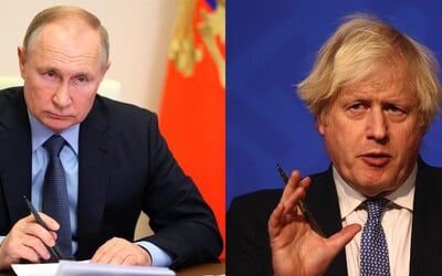 Vladimir Putin chce okamžité rokovania o plánoch NATO na Ukrajine. Britský premiér Boris Johnson vyzýva na diplomatické riešenie