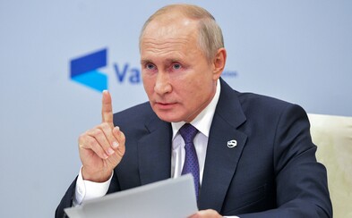 Vladimir Putin nikam neodchádza a neodstupuje, reaguje Kremeľ na fámy o Parkinsonovej chorobe Vladimir Putin nikam neodchádza a neodstupuje, reaguje Kremeľ na fámy o Parkinsonovej chorobe