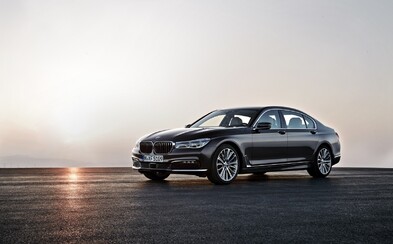 Vlajková loď BMW konečne odhalená aj oficiálne. Nový rad 7 je ľahší, luxusnejší a prepchatý vychytávkami Vlajková loď BMW konečne odhalená aj oficiálne. Nový rad 7 je ľahší, luxusnejší a prepchatý vychytávkami