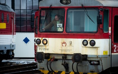 Vlaky pri Bratislave čaká pravidelné meškanie. Pre zlý stav trate sa cestujúci zdržia aj 45 minút