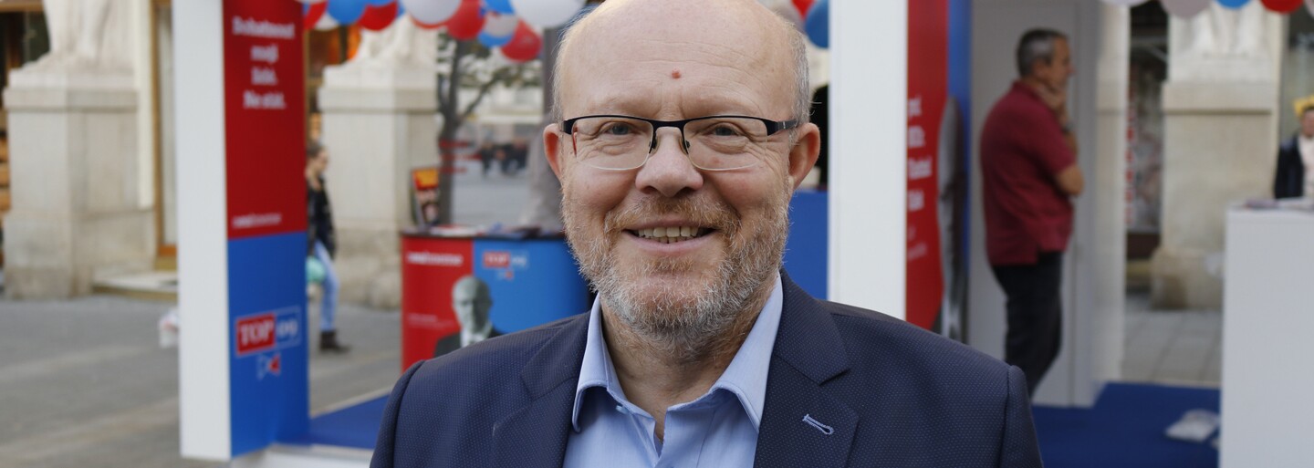 Vlastimil Válek: Možná bude nutná i čtvrtá dávka vakcíny