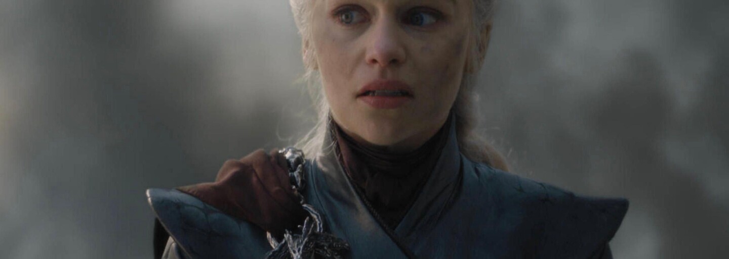 Vo finále Game of Thrones hviezdili plastové fľaše, ktoré zabudli ukryť. Po Starbuckse sme sa dočkali ďalšieho trapasu