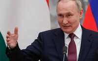 Volať Putinovi je ako telefonovať s Hitlerom za druhej svetovej vojny, odkazuje západným lídrom nahnevaný poľský prezident Duda