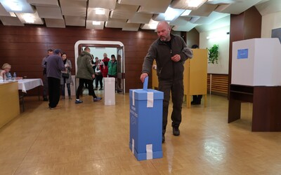 Voľby 2022: NAKA vyšetruje údajnú korupciu voličov. V obci Šalov vraj dostali za hlas 50 eur a ľubovoľný darček 