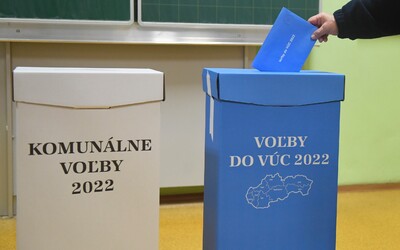 Voľby 2022: Volebné miestnosti v Karlovej Vsi navštívili štyria ľudia, ktorí sa predstavili ako nezávislí ruskí pozorovatelia
