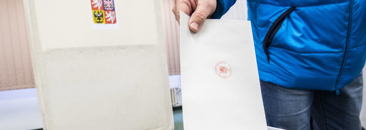 Volební komise schválila výsledky prezidentských voleb. Jeden okrsek hlásil chybu ve zpracování