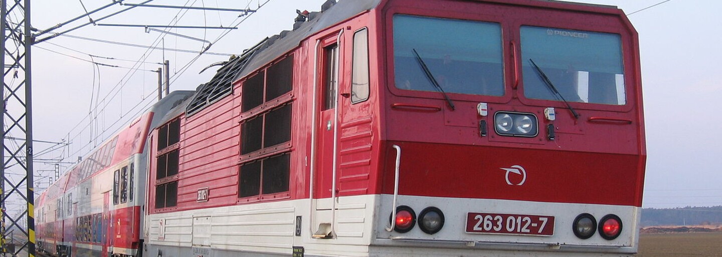 Vozičkárom sa ZSSK vysmieva do tváre. Prevážajú ich vo vozňoch, kde ľudia nemajú čo robiť, alebo ich rovno odmietnu