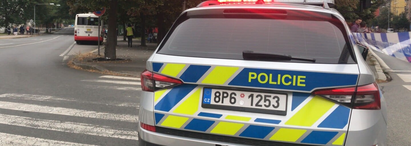Vražda v Litoměřicích: Policie vyšetřuje smrt muže, po incidentu zbyl jen cákanec od krve na fasádě