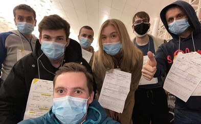 Všech pět Čechů, kteří byli evakuováni z Číny, má negativní výsledky na nákazu koronavirem Všech pět Čechů, kteří byli evakuováni z Číny, má negativní výsledky na nákazu koronavirem