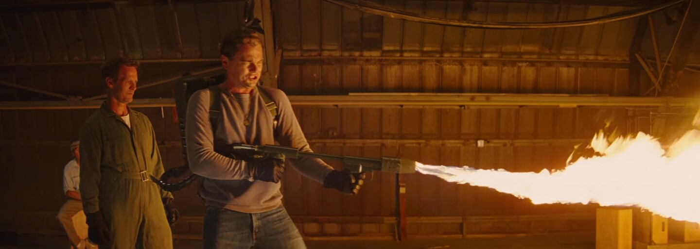 Vtedy v Hollywoode: Jediná CGI scéna, Easter eggy a odkazy na Tarantinove filmy, ktoré si si mohol (ne)všimnúť