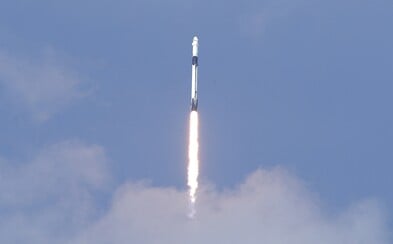 Vychutnej si dechberoucí start lodě Crew Dragon. Úžasný je také pohled na návrat rakety Falcon 9 Vychutnej si dechberoucí start lodě Crew Dragon. Úžasný je také pohled na návrat rakety Falcon 9