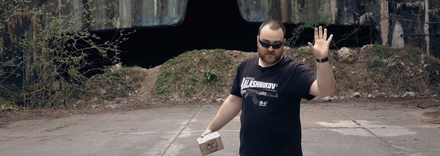 Vydal se na opuštěnou vojenskou základnu z dob Jugoslávie a ochutnal 30 let starou konzervu. Kdysi byla obrovskou chloubou armády