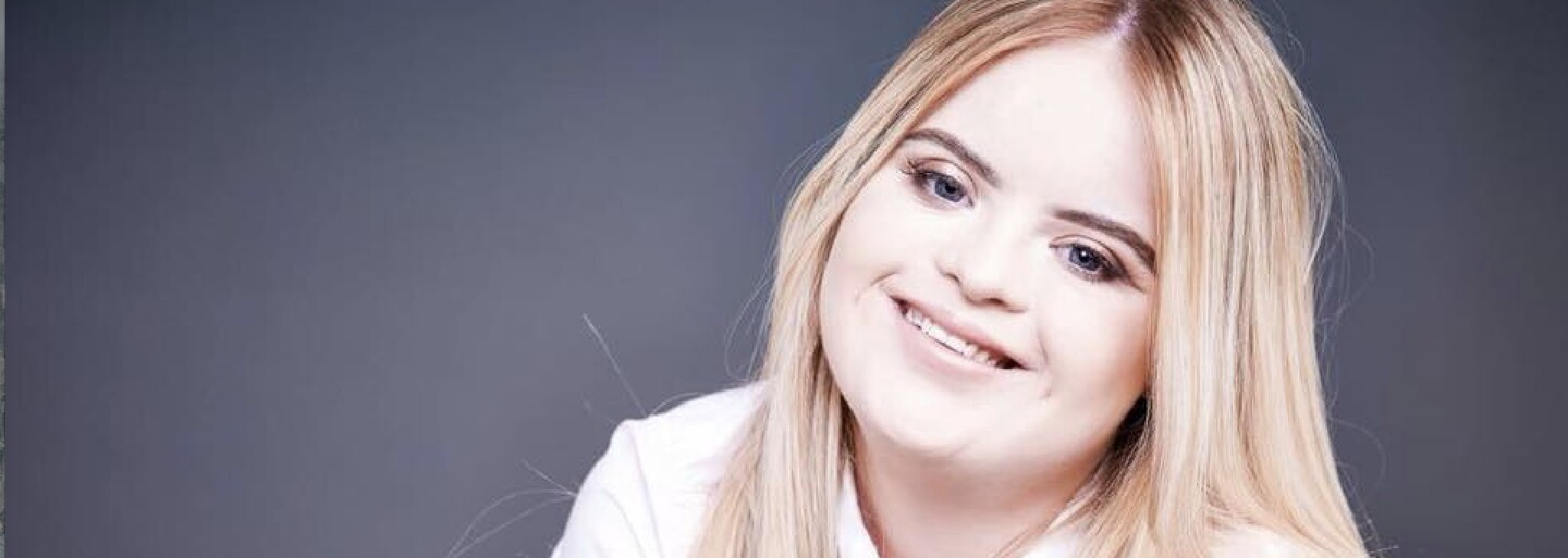 Výherkyňou súťaže krásy sa stalo dievča s Downovým syndrómom. Modelke sa podarilo zbúrať stereotyp o ideále krásy