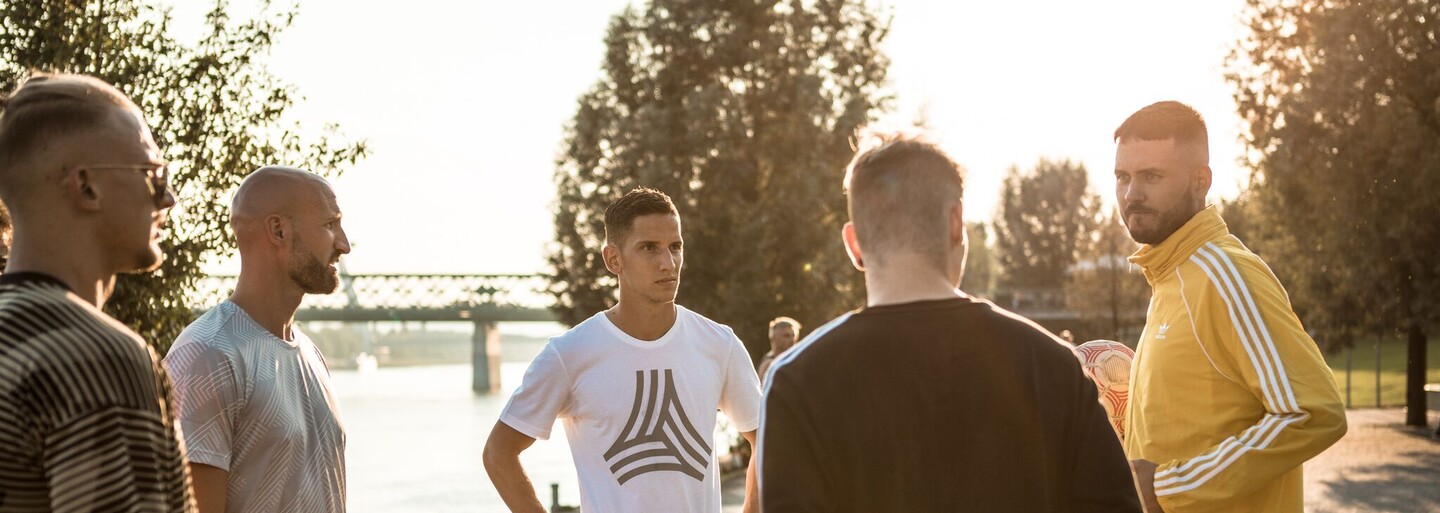Vyhraj adidas turnaj a získaj lístky na finále Ligy majstrov! Loď s futbalovým ihriskom vyskúšajú aj Expl0ited, Pil C či Robert Vittek