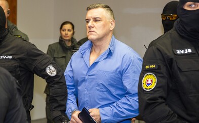 Výpoveď Mikuláša Černáka: Mafián Róbert Holub chcel nájomnému vrahovi Čističovi odrezať hlavu a vystaviť ju v Košiciach Výpoveď Mikuláša Černáka: Mafián Róbert Holub chcel nájomnému vrahovi Čističovi odrezať hlavu a vystaviť ju v Košiciach