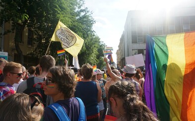 Vyzpovídali jsme lidi, kteří rodině oznámili, že patří do LGBT+ komunity. Nelitují, své rozhodnutí by dnes nezměnili Vyzpovídali jsme lidi, kteří rodině oznámili, že patří do LGBT+ komunity. Nelitují, své rozhodnutí by dnes nezměnili