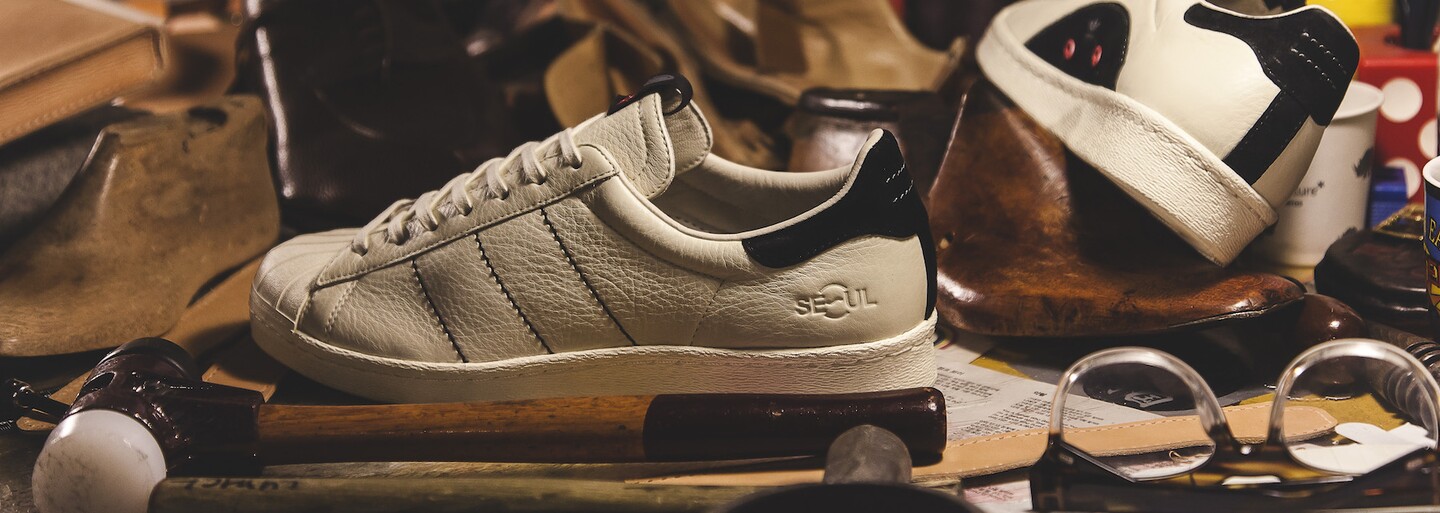 Výstava tenisiek adidas Consortium zo spolupráce s tými najznámejšími predajcami z celého sveta