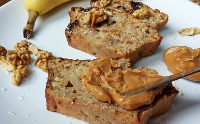 Výživný a chutný fit banánový chlebík, ktorý si zamilujete (Recept) Výživný a chutný fit banánový chlebík, ktorý si zamilujete (Recept)
