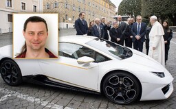 Vyspovedali sme nového majiteľa pápežovho Lamborghini: Veriaci nie som a je mi jedno, že mi budú ľudia závidieť