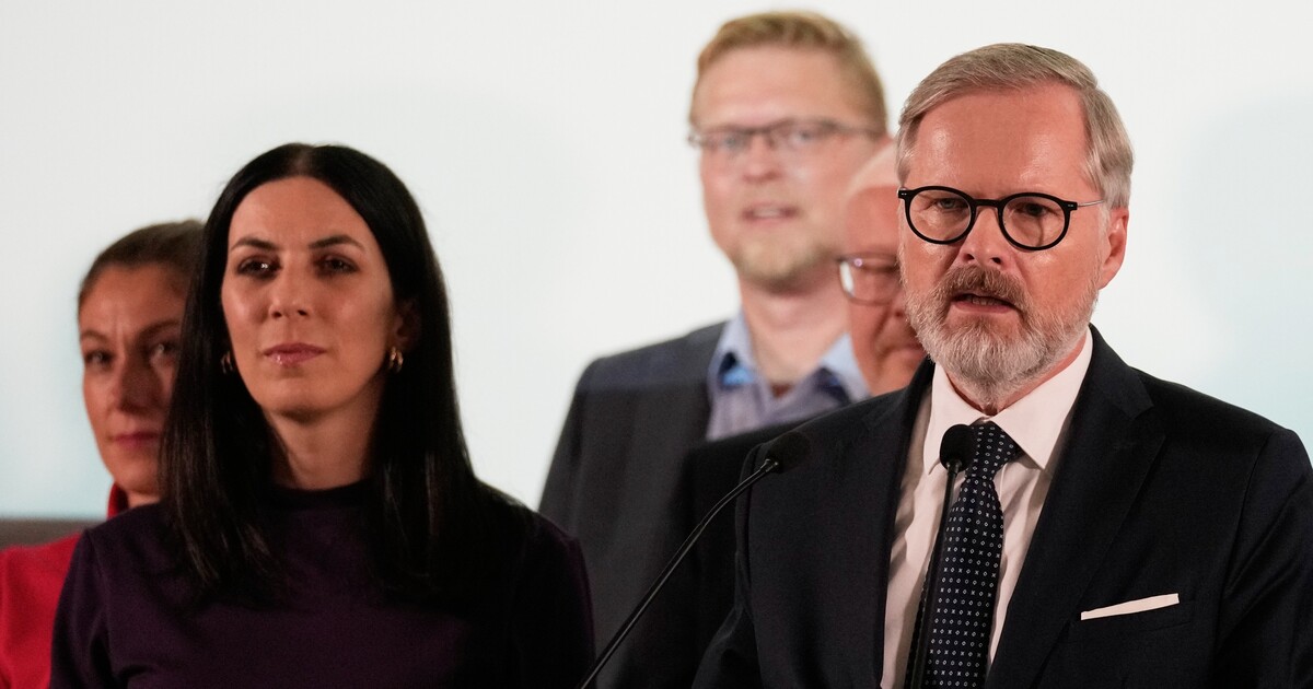 Fiala gratuloval hnutí ANO k vítězství ve volbách. Nevyloučil, že pozici ve straně nabídne k dispozici