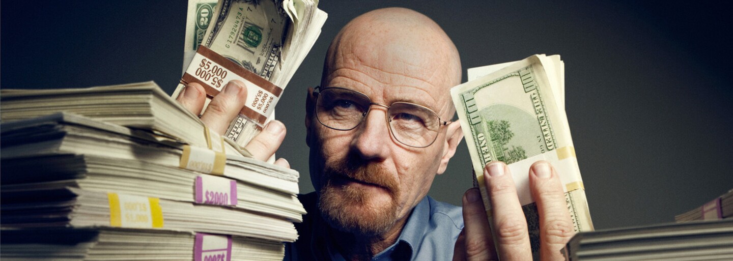 Walter White ještě jednou ožil na festivalu taneční hudby v Las Vegas. Přišel si pustit vlastní písničku