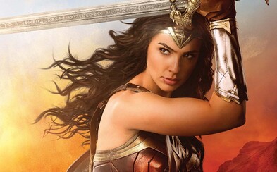 Warner Bros. oficiálne potvrdil, že Wonder Woman 2 zrežíruje Patty Jenkins. Na scenári pomôže aj tvorca The Expendables či Godzilly Warner Bros. oficiálne potvrdil, že Wonder Woman 2 zrežíruje Patty Jenkins. Na scenári pomôže aj tvorca The Expendables či Godzilly