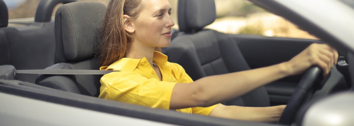 Webové stránky podporující carsharing v Praze jsou na světě. Vyberte si jednoduše auto nově i z modrých a fialových zón stání