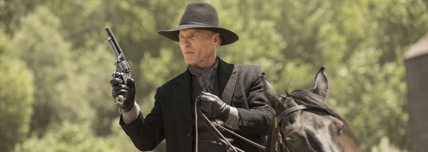 Westworld se vrací! Stylový trailer plný smrti a revoluce ohlašuje start 2. série na duben 2018