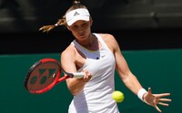 Wimbledon vyhrala Rybakinová narodená v Rusku napriek zákazu pre ruských tenistov. Posledné roky reprezentuje Kazachstan