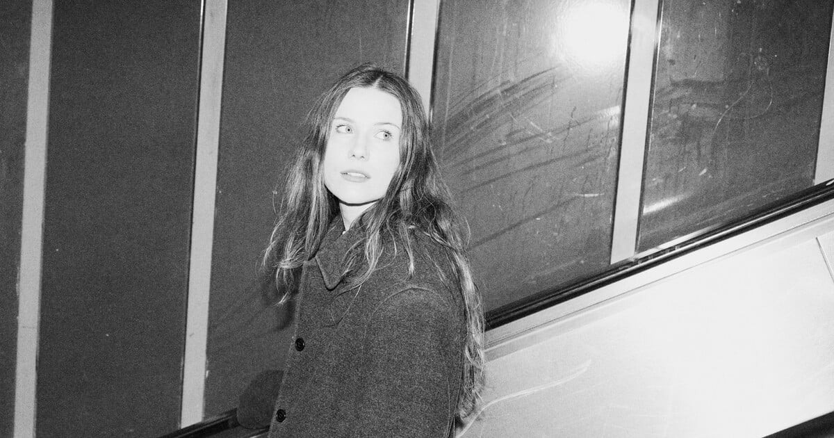 Anna Vaverková patří k nejcennějším českým zpěvačkám: „Album Krása je deník pražský holky, která se zasekla v Berlíně.“