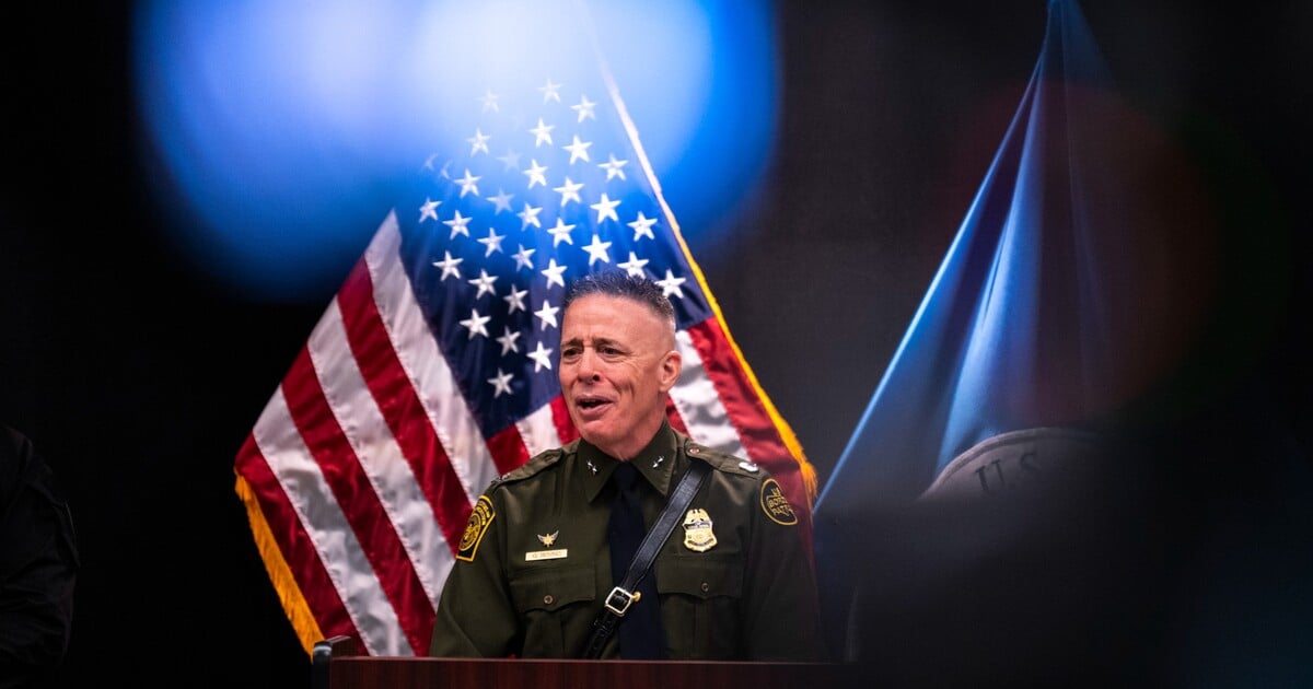 Velitel ICE po událostech v Minnesotě údajně končí. Washington to zatím popírá