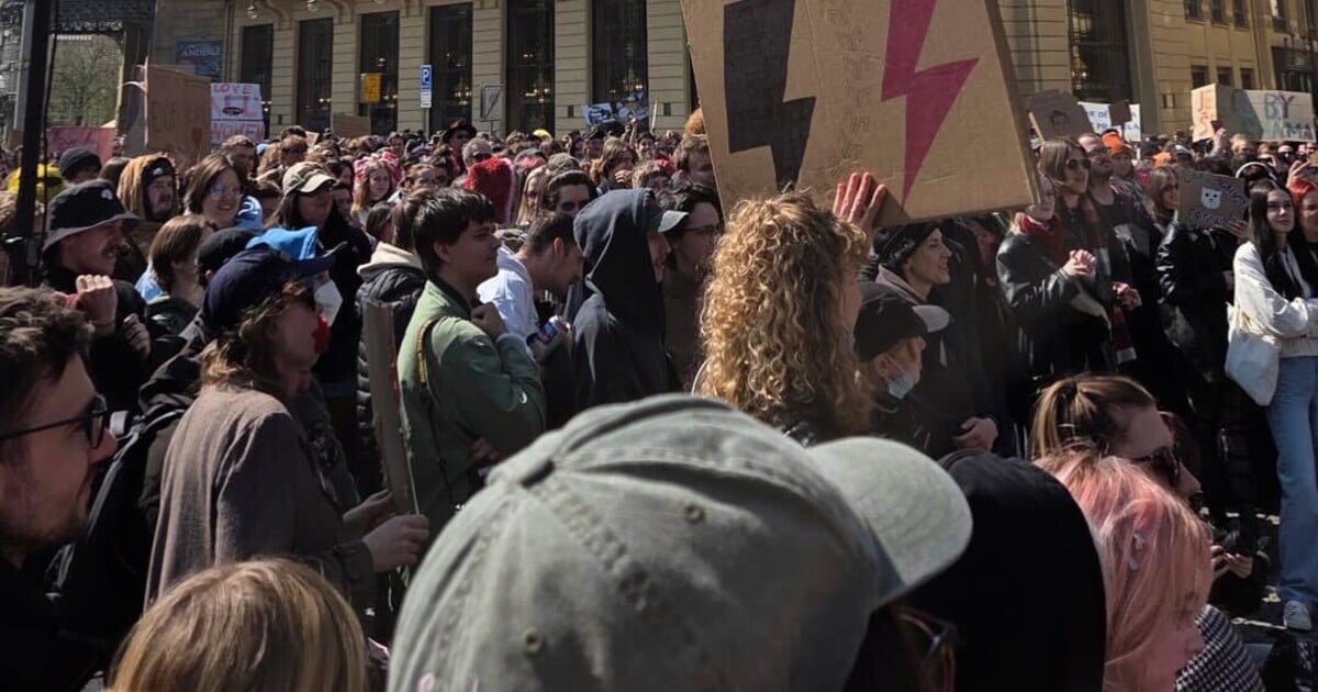 V centru Prahy se střetli zastánci ženských práv a odpůrci potratů