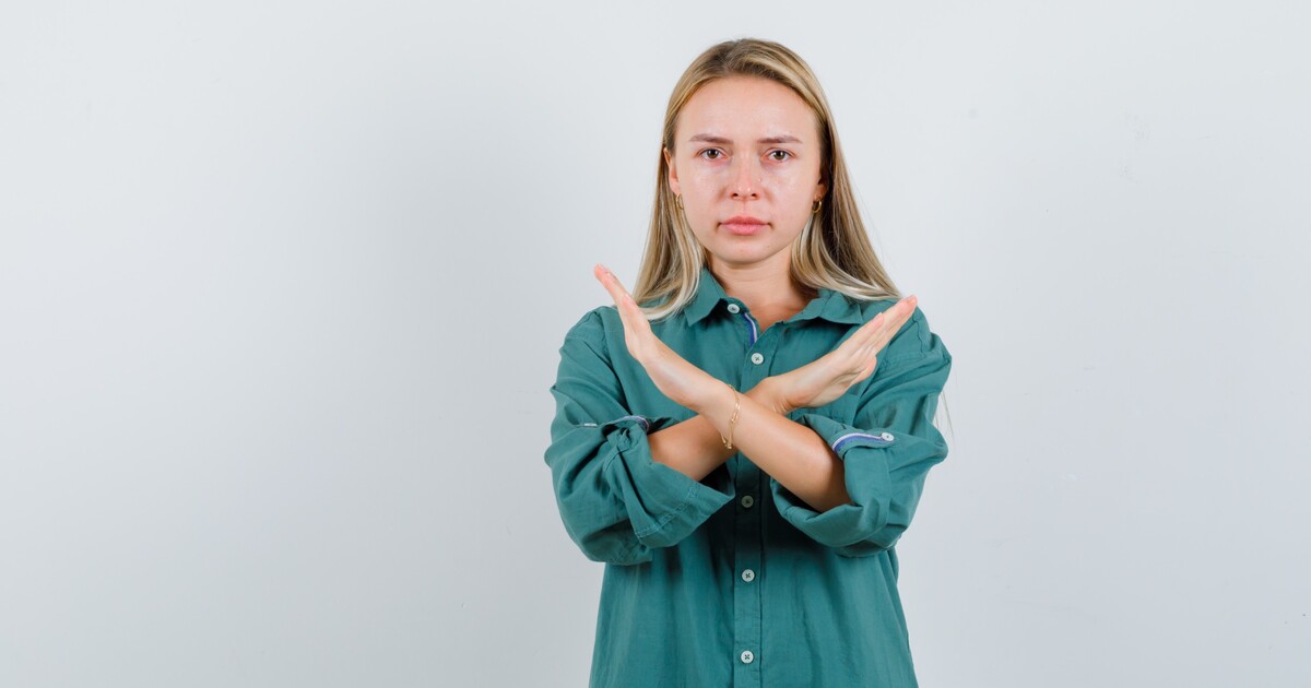 Když se snažíš zalíbit všem, ztrácíš sebe. Nauč se říkat „ne“ a přestaň být people pleaser