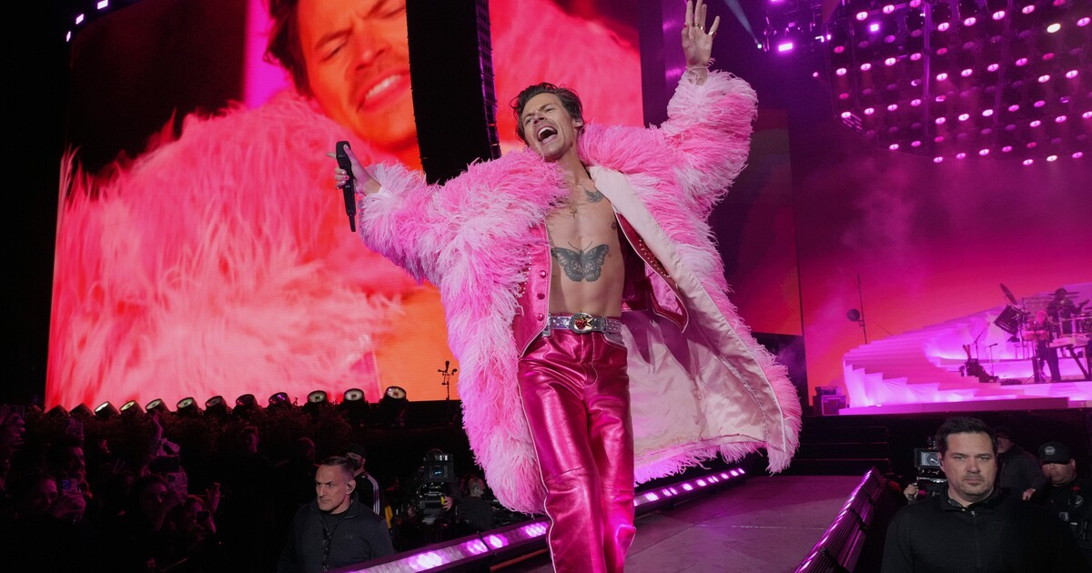 Harry Styles vydává své čtvrté album. Kdy se na něj můžeme těšit?