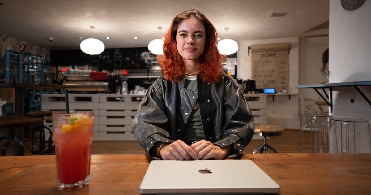 „Měla jsem stavy, kdy jsem dva měsíce nevyšla z bytu. Živí mě herectví, ne TikTok,“ říká herečka Anna Dvořáková