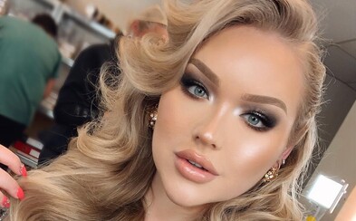 Youtuberka s 13 miliónmi sledovateľov prezradila, že sa narodila ako muž. Vraj ju vydierali, aby sa priznala Youtuberka s 13 miliónmi sledovateľov prezradila, že sa narodila ako muž. Vraj ju vydierali, aby sa priznala