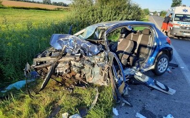 Z auta ostal totálny vrak. 18-ročný mladík prešiel na Záhorí bez brzdenia do protismeru, nehodu neprežil Z auta ostal totálny vrak. 18-ročný mladík prešiel na Záhorí bez brzdenia do protismeru, nehodu neprežil